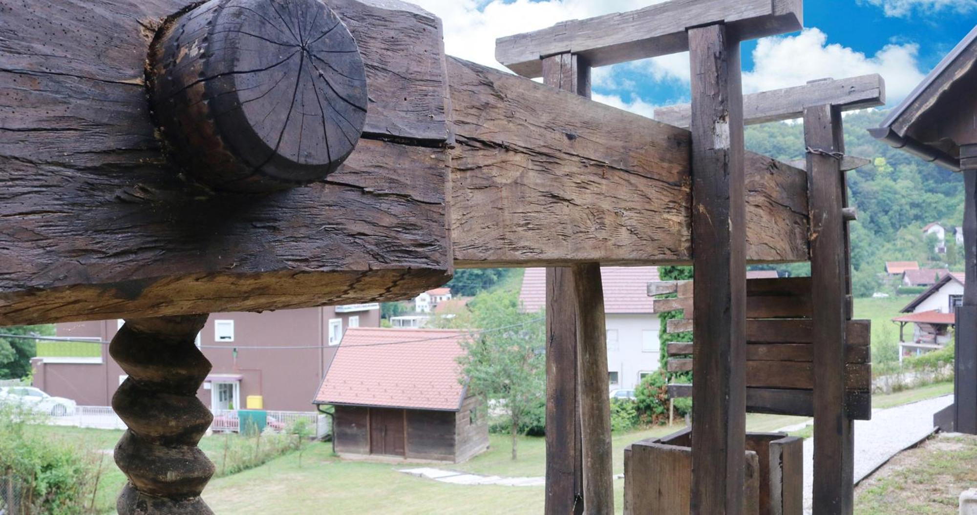 Tradicionalna Zagorska Drvena Kuca Stara Murva Tuheljske Toplice Ngoại thất bức ảnh